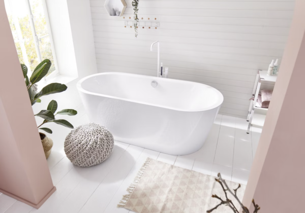 Contemporary Freestanding Oval Fiber Bath: A Perfect Addition to Modern Homes