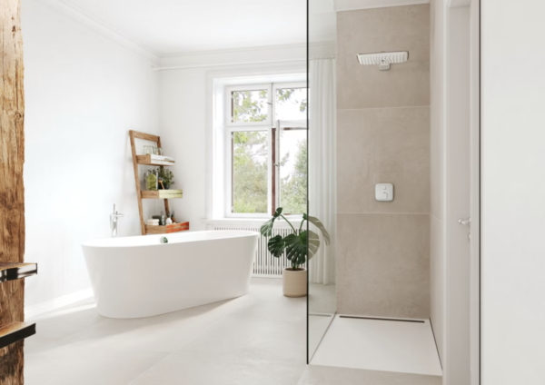 Contemporary Freestanding Oval Fiber Bath: A Perfect Addition to Modern Homes