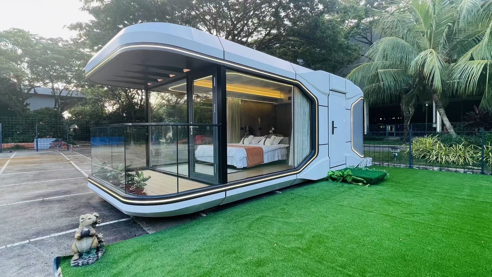 E7 Space Capsule House | Modular Smart Prefab Home For 4 Residents